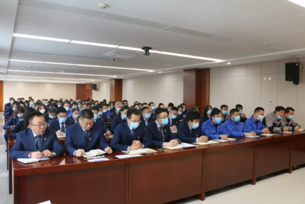 FUN88乐天使召开2021年工作总结表彰暨2022年工作安排部署会议(图6)