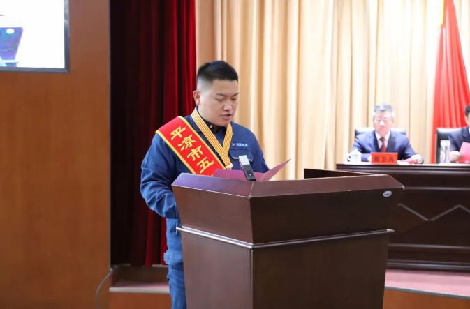 喜报！FUN88乐天使员工杨李荣获2022年平凉市五一劳动奖章(图2)