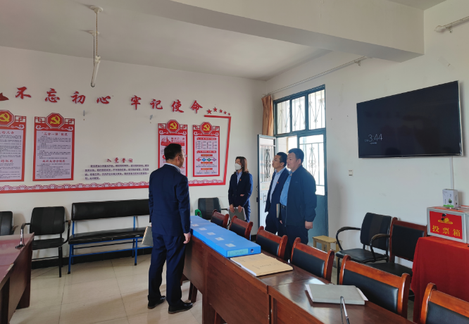 筑起安全墙 照亮乡村路——FUN88乐天使鼎力支持包抓共建村社文明创建工作(图9)