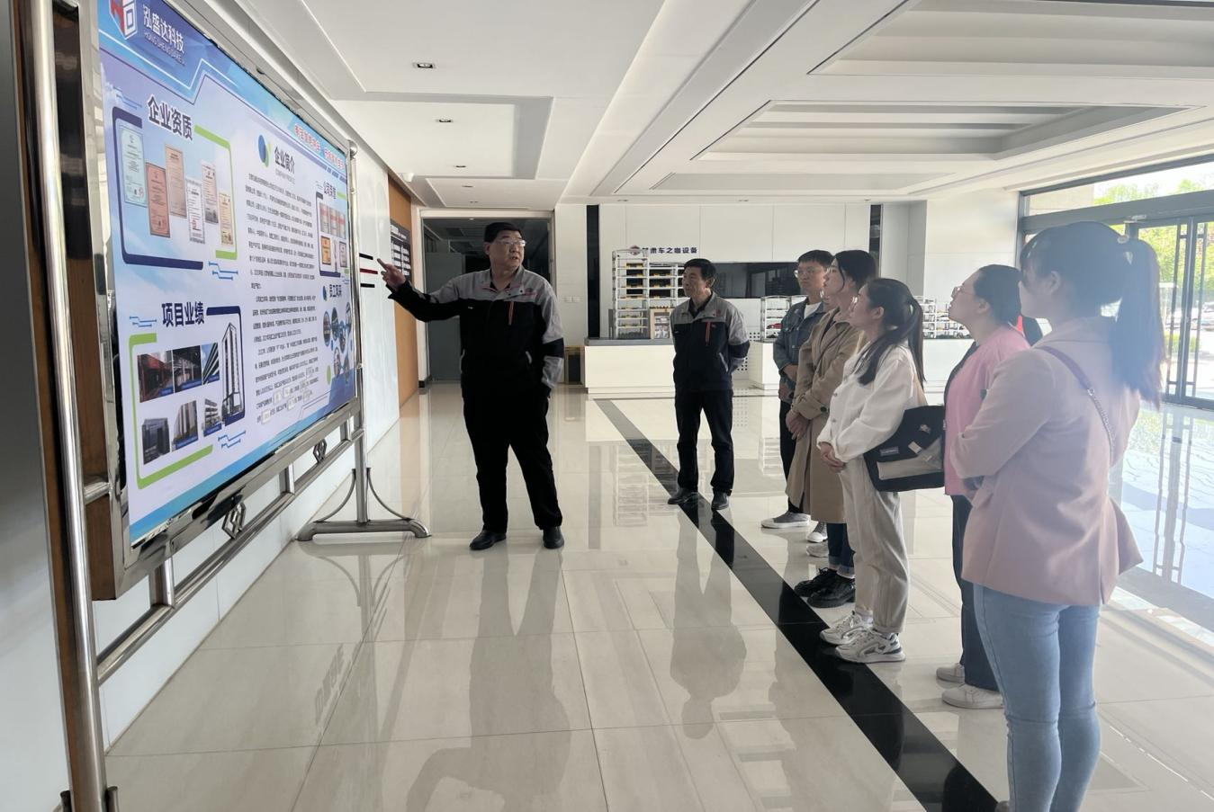 FUN88乐天使开展新员工入职培训(图3)