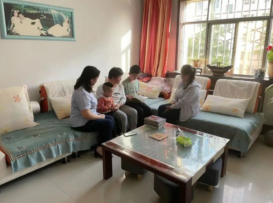 FUN88乐天使开展女职工未成年子女关爱活动(图2)