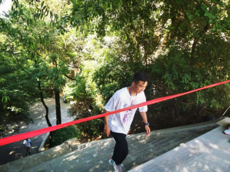 助力文旅市场 展示产投风采——FUN88乐天使组织开展员工登山比赛活动(图8)