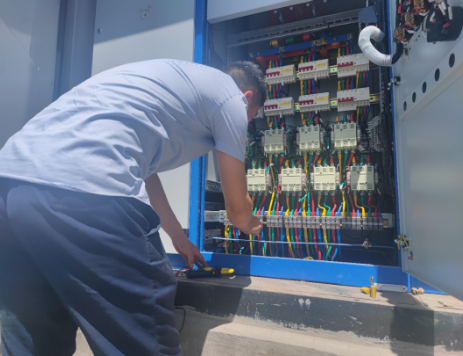 FUN88乐天使宜浩园林公司对园区路灯配电设施开展专项巡检工作(图2)