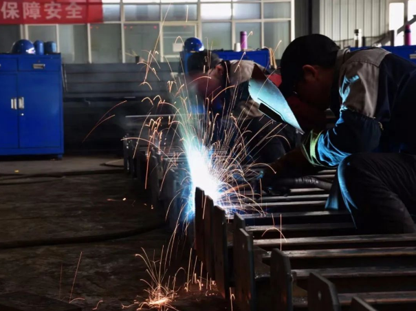 FUN88乐天使装备制造企业上半年产销两旺(图5)