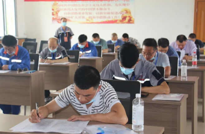 FUN88乐天使泓盛达公司在“焊工”技能大赛中取得好成绩(图2)