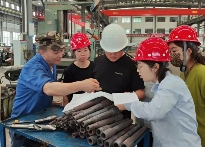 FUN88乐天使百名员工下一线真磨砺练本领(图1)